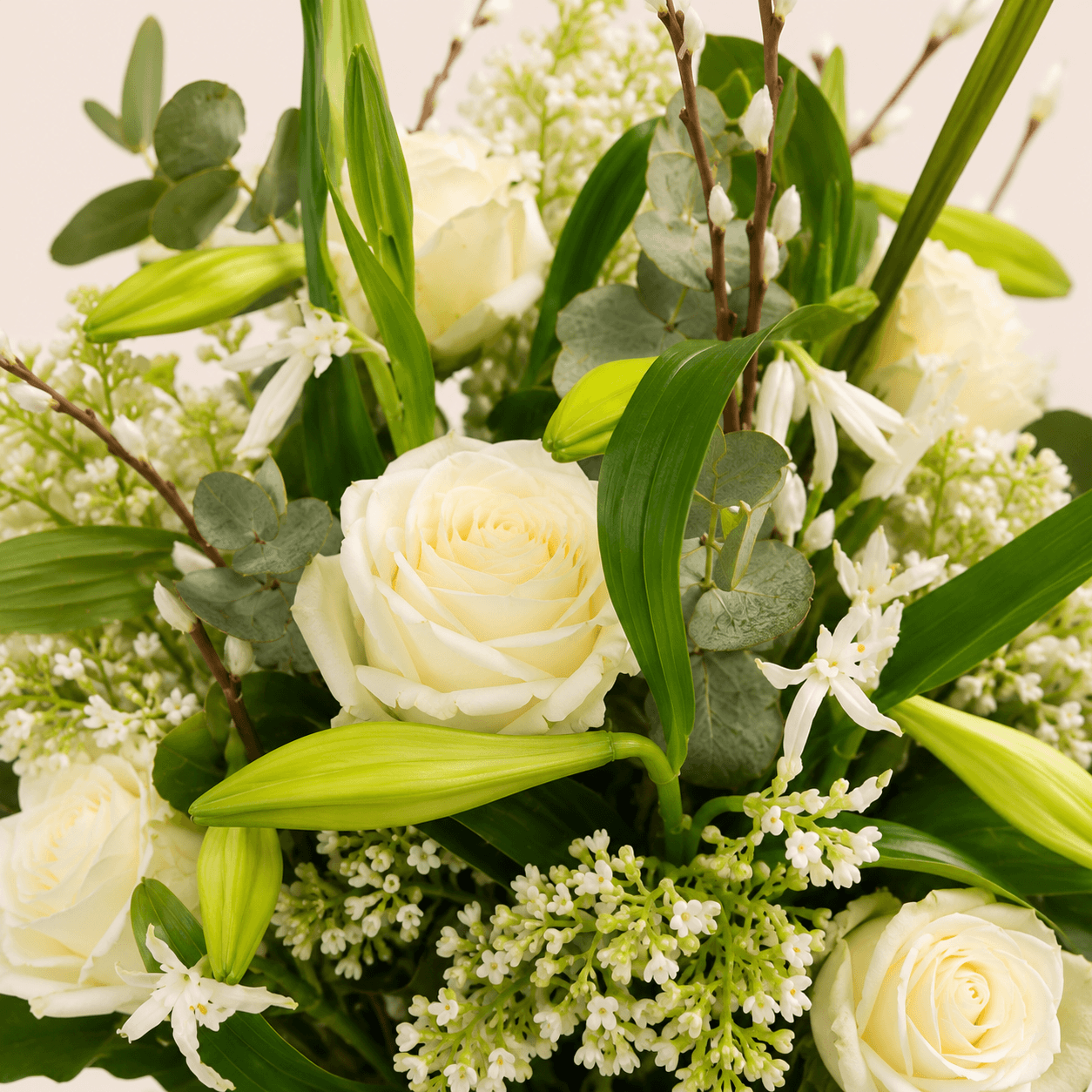 Ramo de lilium y rosas