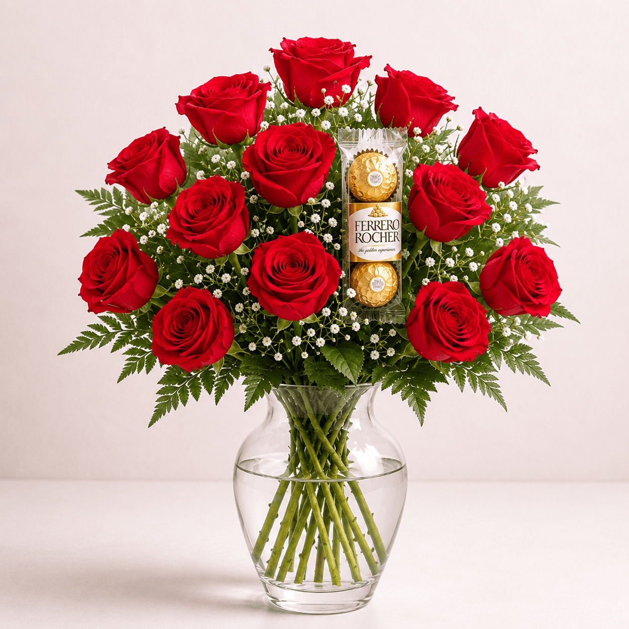 Ramo de 12 rosas y bombones