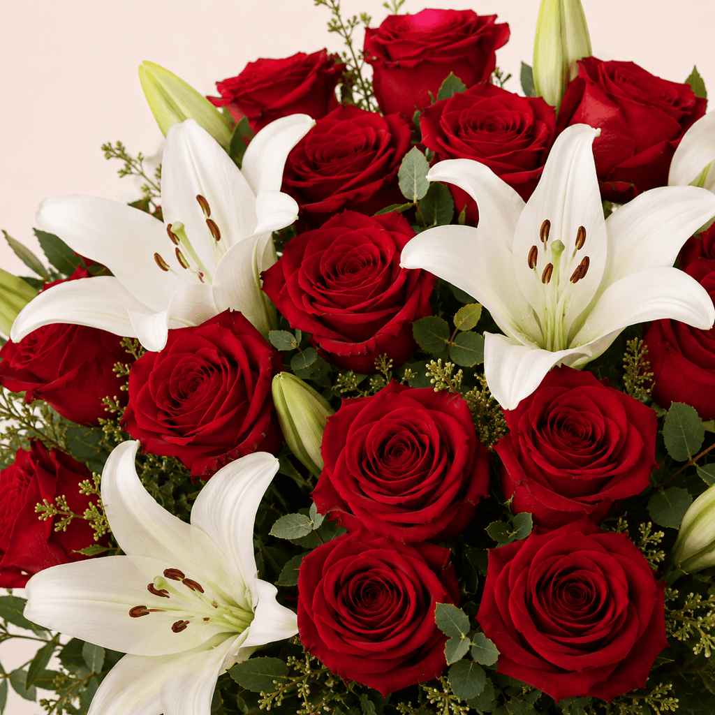 Ramo de 24 rosas y lilium