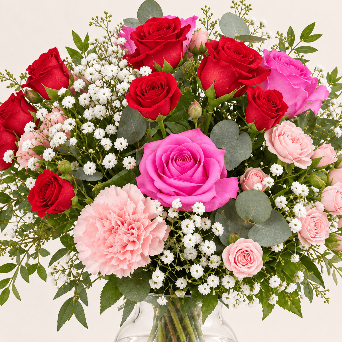 Ramo de rosas entre nubes