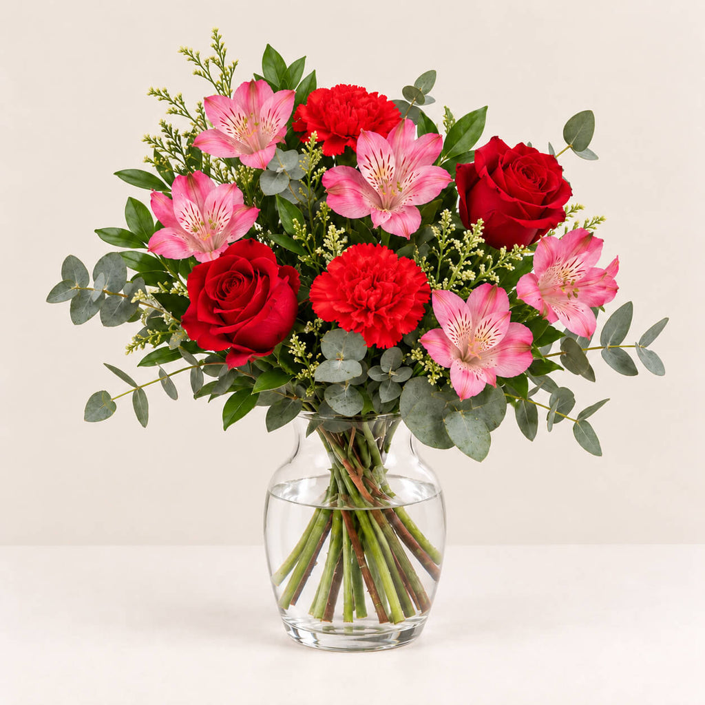 Ramo de rosas y alstroemerias romance