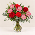 Ramo de rosas y alstroemerias romance
